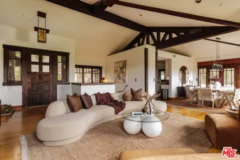 a view of a large window with an outdoor space