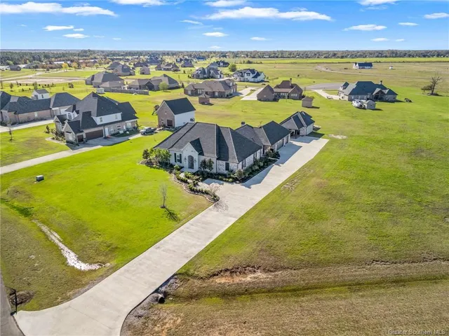 $819,995 | 5390 Waterside Drive, Lake Charles, LA 70607