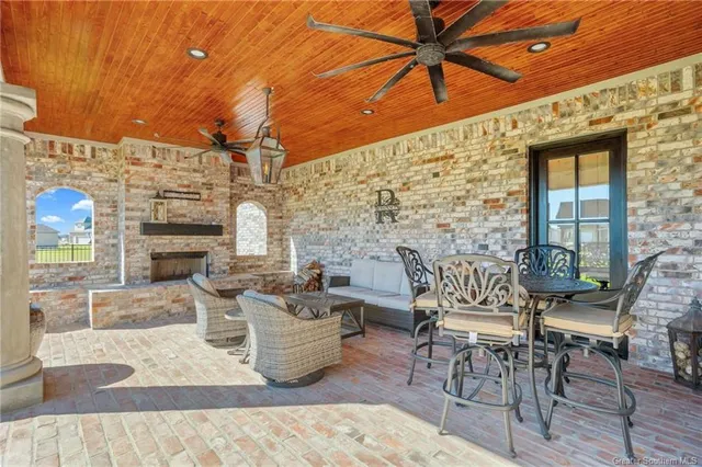 $819,995 | 5390 Waterside Drive, Lake Charles, LA 70607