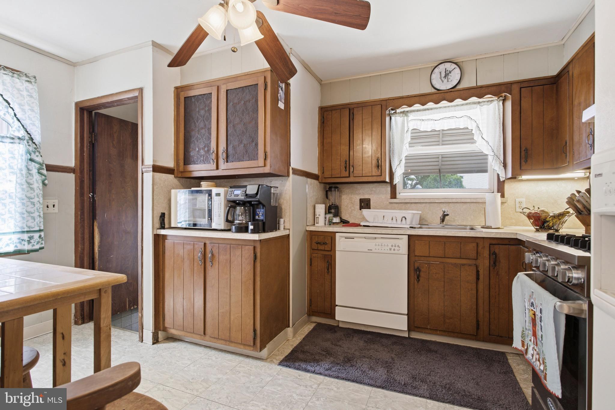 503 Rutledge Avenue Folsom, PA 19033 - Photo 7 of 18