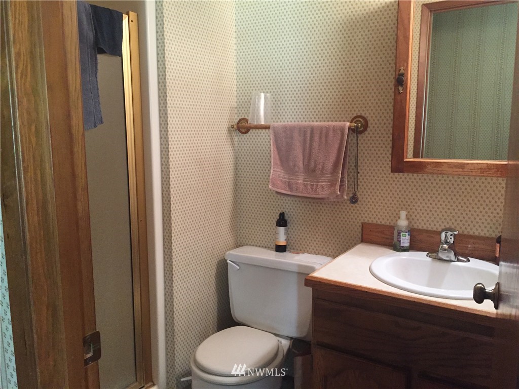 4512 Navarre Coulee Road Chelan, WA 98816 - Photo 13 of 22 Gallery Image 13