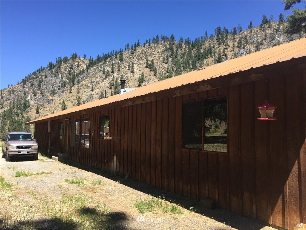 4512 Navarre Coulee Road Chelan, WA 98816 - Photo 3 of 22 Gallery Image 3