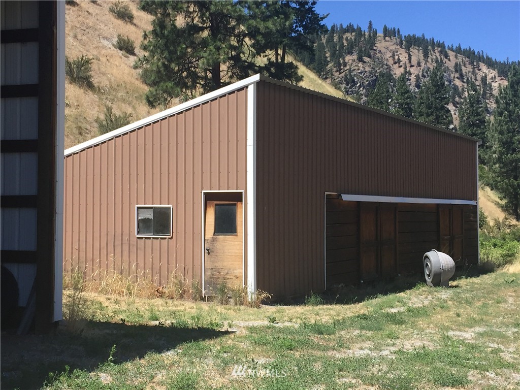 4512 Navarre Coulee Road Chelan, WA 98816 - Photo 6 of 22 Gallery Image 6