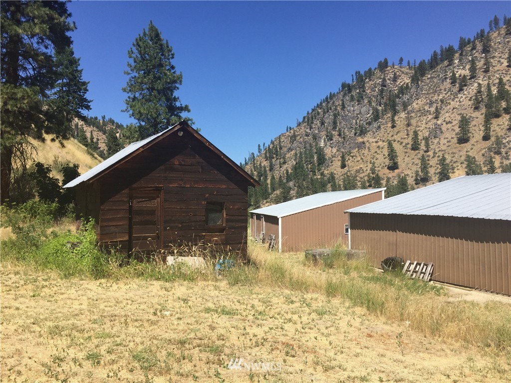 4512 Navarre Coulee Road Chelan, WA 98816 - Photo 8 of 22 Gallery Image 8