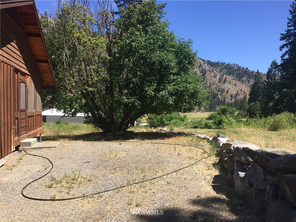 4512 Navarre Coulee Road Chelan, WA 98816 - Photo 9 of 22 Gallery Image 9