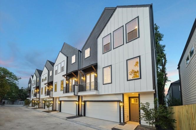 812 Thornton Road, Unit D Houston, TX 77018 - Photo 2 of 14 Gallery Image 2
