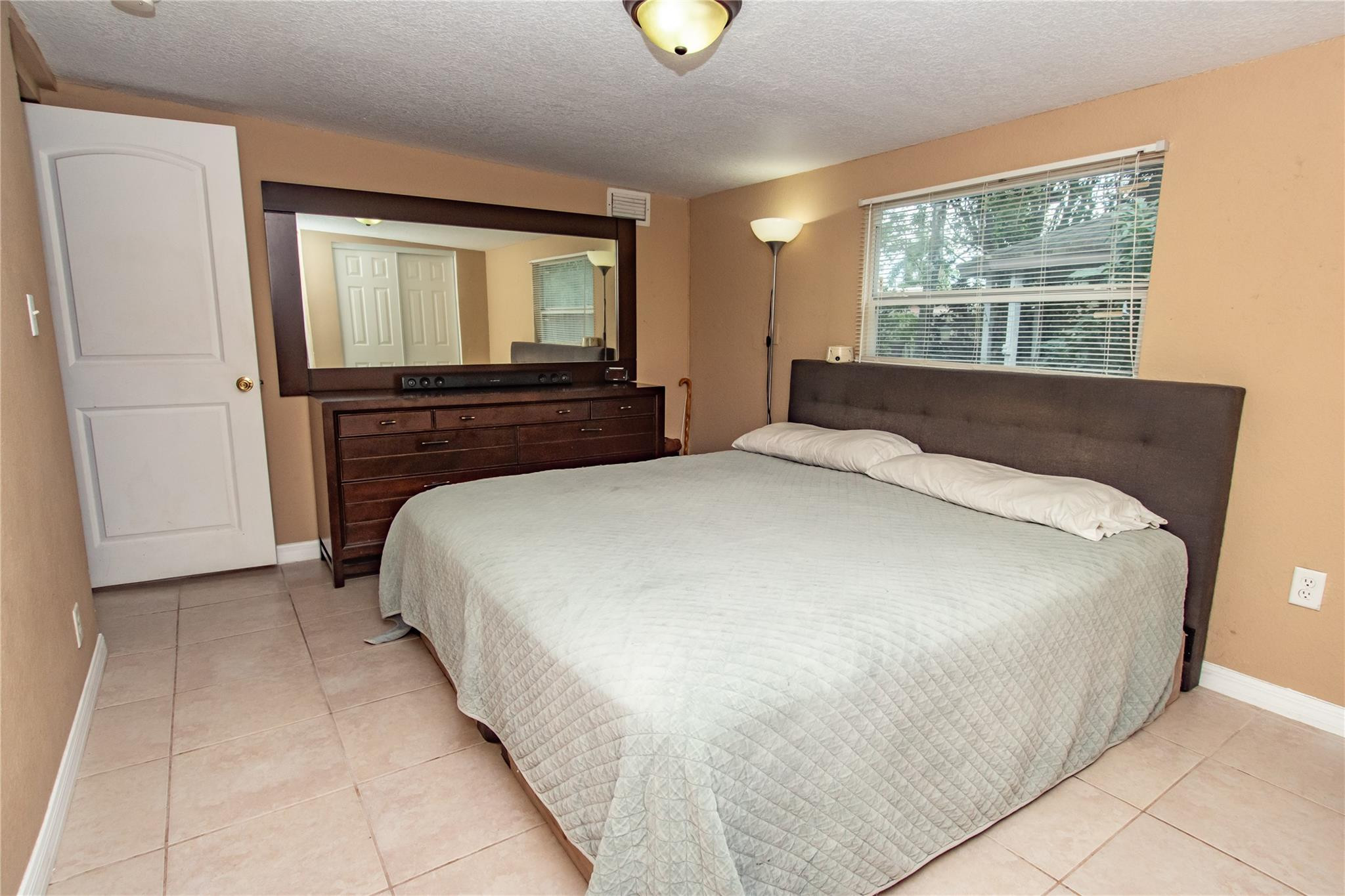 5554 Southwest 6th Street Pompano Beach, FL 33068 - Photo 23 of 37 Photo 23