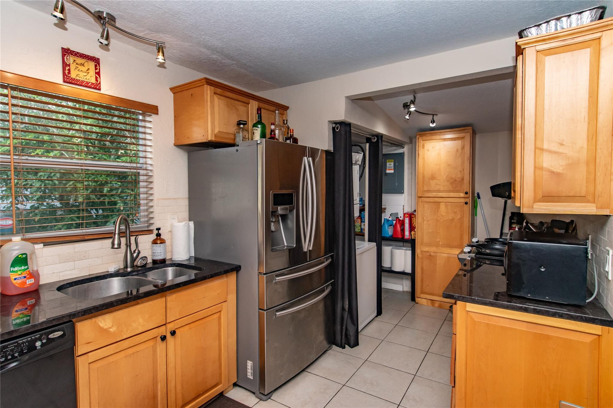 5554 Southwest 6th Street Pompano Beach, FL 33068 - Photo 9 of 37 Photo 9