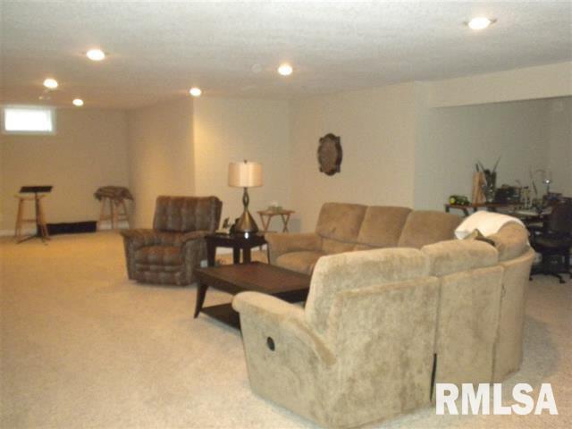 5552 Judge Road Bettendorf, IA 52722 - Photo 14 of 19 Gallery Image 14