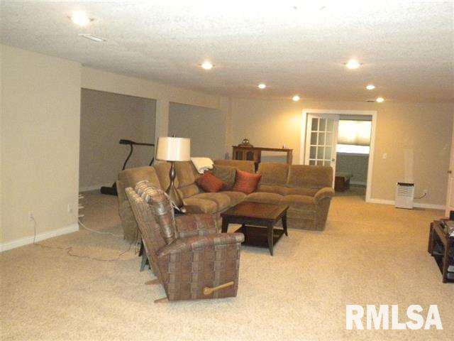 5552 Judge Road Bettendorf, IA 52722 - Photo 15 of 19 Gallery Image 15