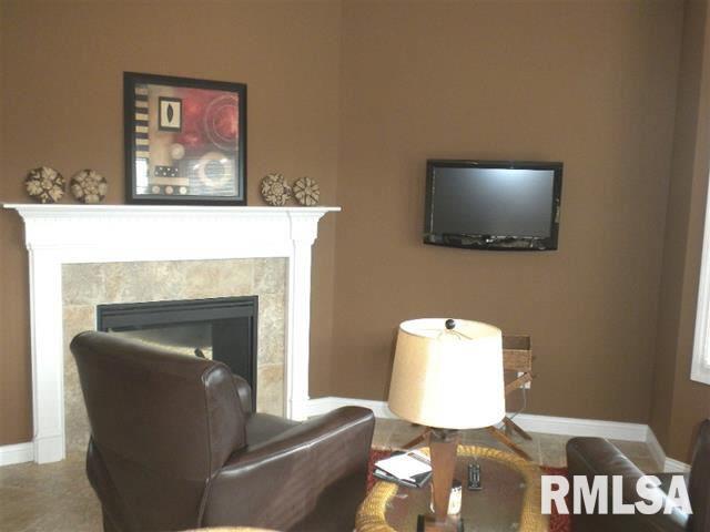 5552 Judge Road Bettendorf, IA 52722 - Photo 2 of 19 Gallery Image 2