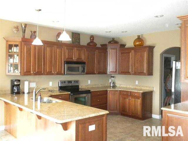 5552 Judge Road Bettendorf, IA 52722 - Photo 6 of 19 Gallery Image 6