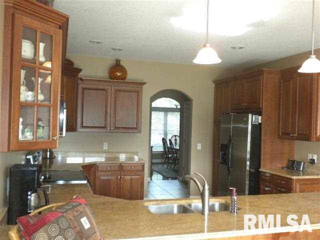 5552 Judge Road Bettendorf, IA 52722 - Photo 8 of 19 Gallery Image 8