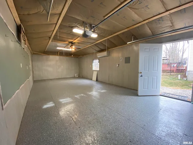 $349,900 | 17794 East Fairfield Road, Mount Vernon, IL 62864