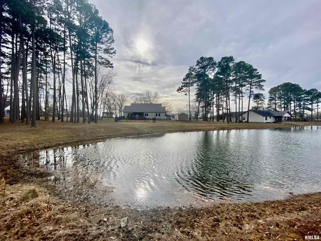 $349,900 | 17794 East Fairfield Road, Mount Vernon, IL 62864