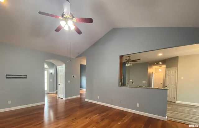 $349,900 | 17794 East Fairfield Road, Mount Vernon, IL 62864