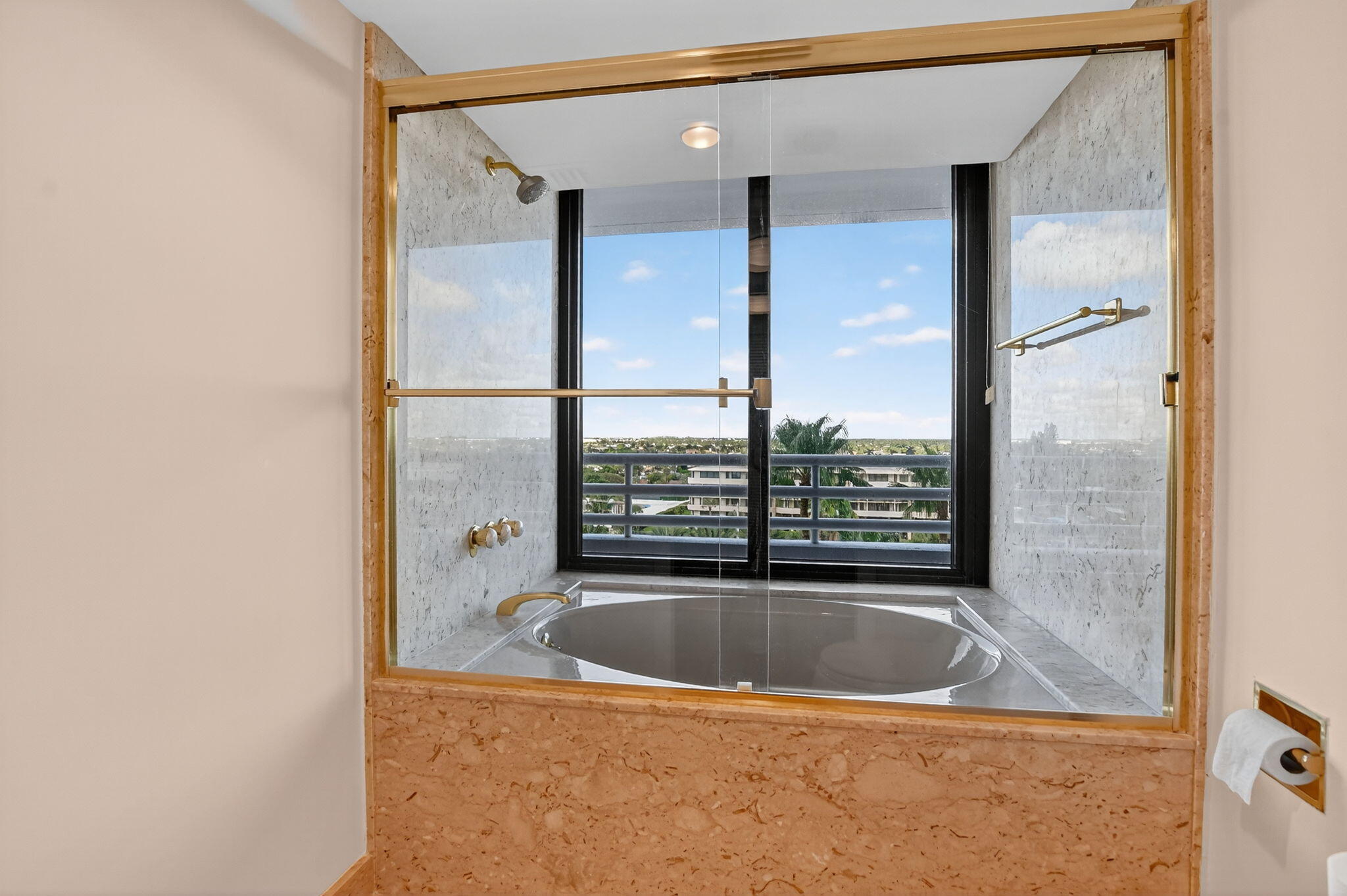 1500 South Ocean Boulevard, Unit 704 Boca Raton, FL 33432 - Photo 29 of 78 Guest Bathroom