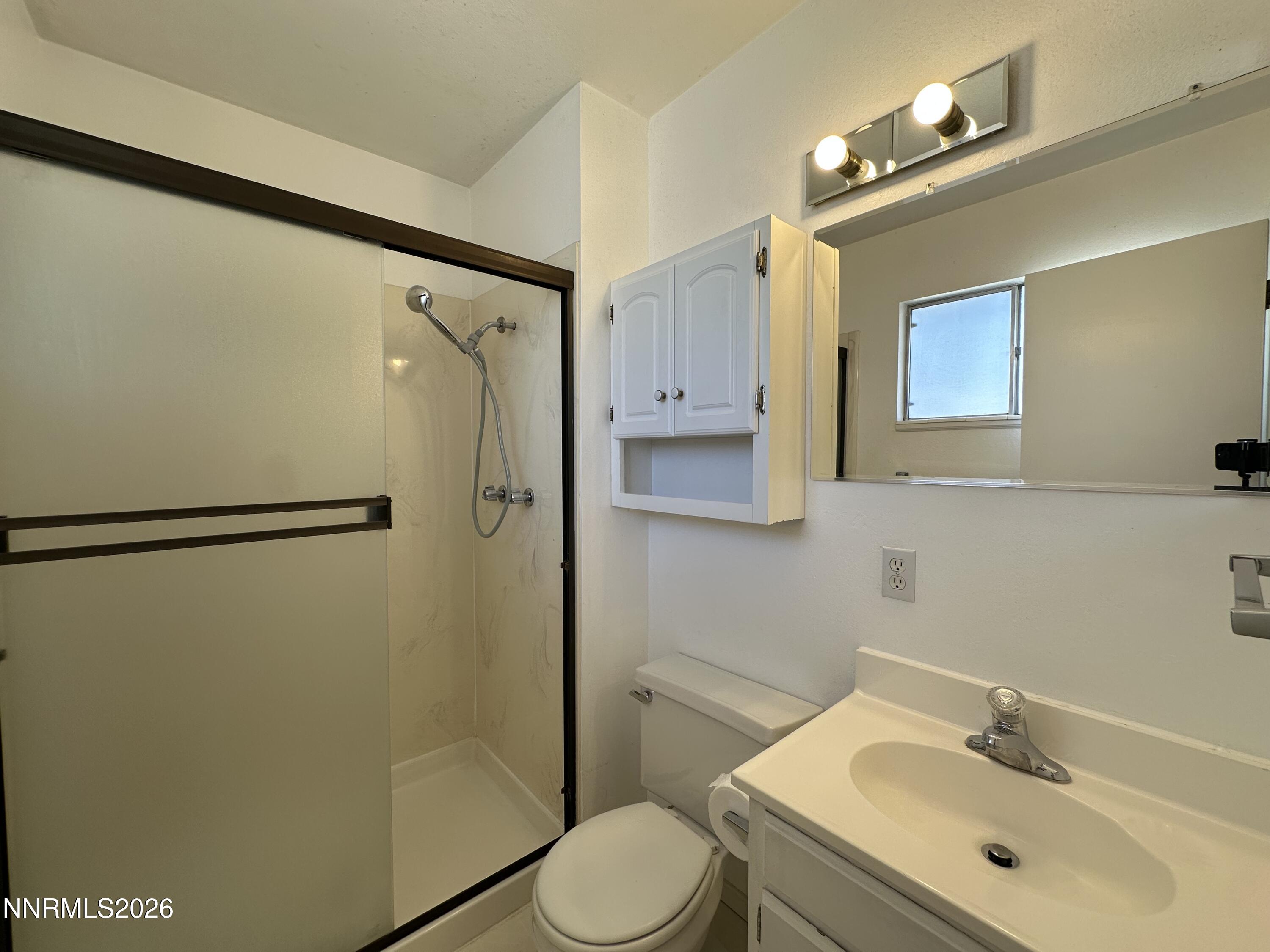 1365 Akard Drive Reno, NV 89503 - Photo 16 of 32 Primary Bath