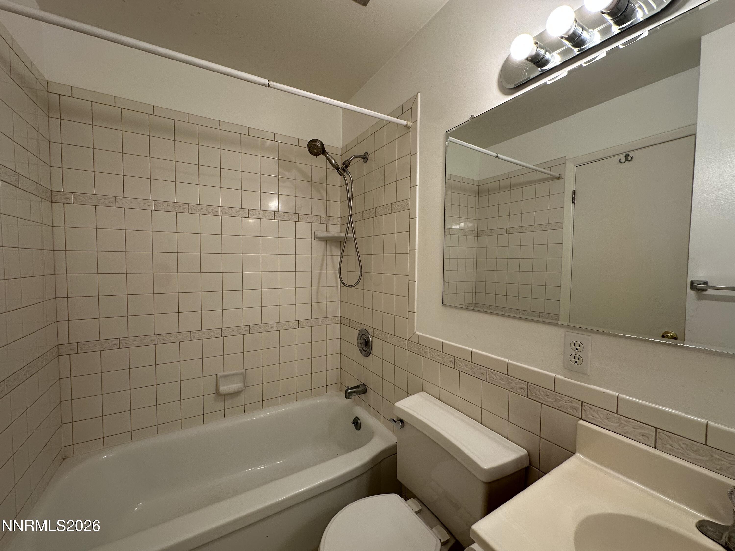 1365 Akard Drive Reno, NV 89503 - Photo 22 of 32 Guest Bath