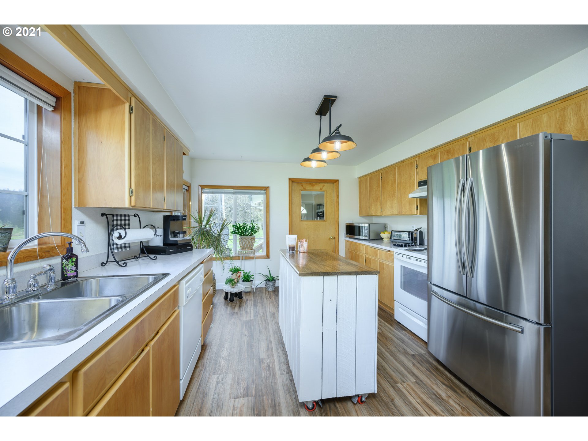 51475 Southwest Hebo Road Grand Ronde, OR 97347 - Photo 15 of 31