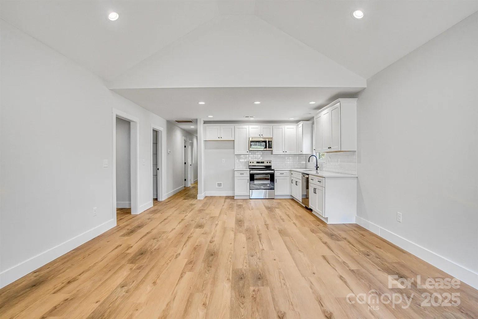 111 Iris Lane Gaffney, SC 29341 - Photo 2 of 15