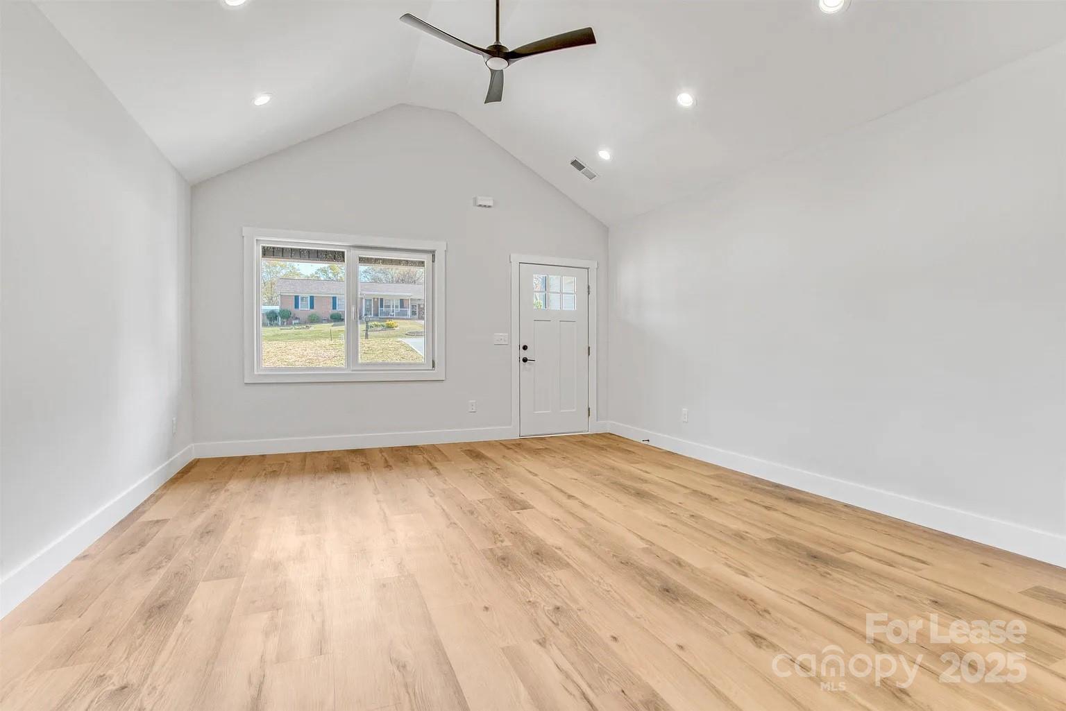 111 Iris Lane Gaffney, SC 29341 - Photo 4 of 15