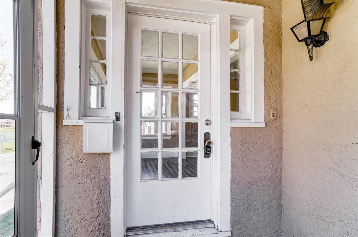 891 Ridgeway Avenue Cincinnati, OH 45229 - Photo 5 of 47 Gallery Image 5