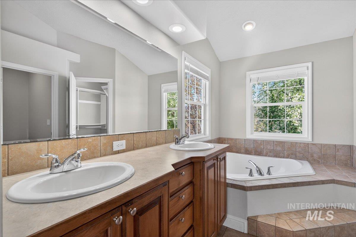 12935 North Schicks Ridge Road Boise, ID 83714 - Photo 15 of 44
