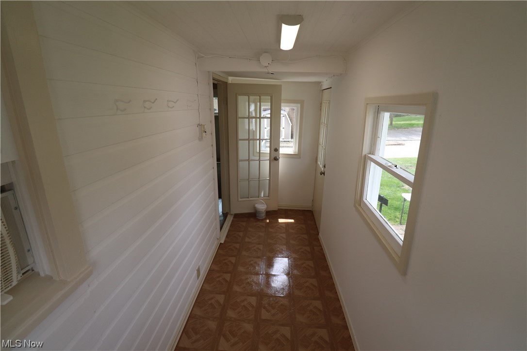 35 North State Street Rittman, OH 44270 - Photo 14 of 34 enclosed porch
