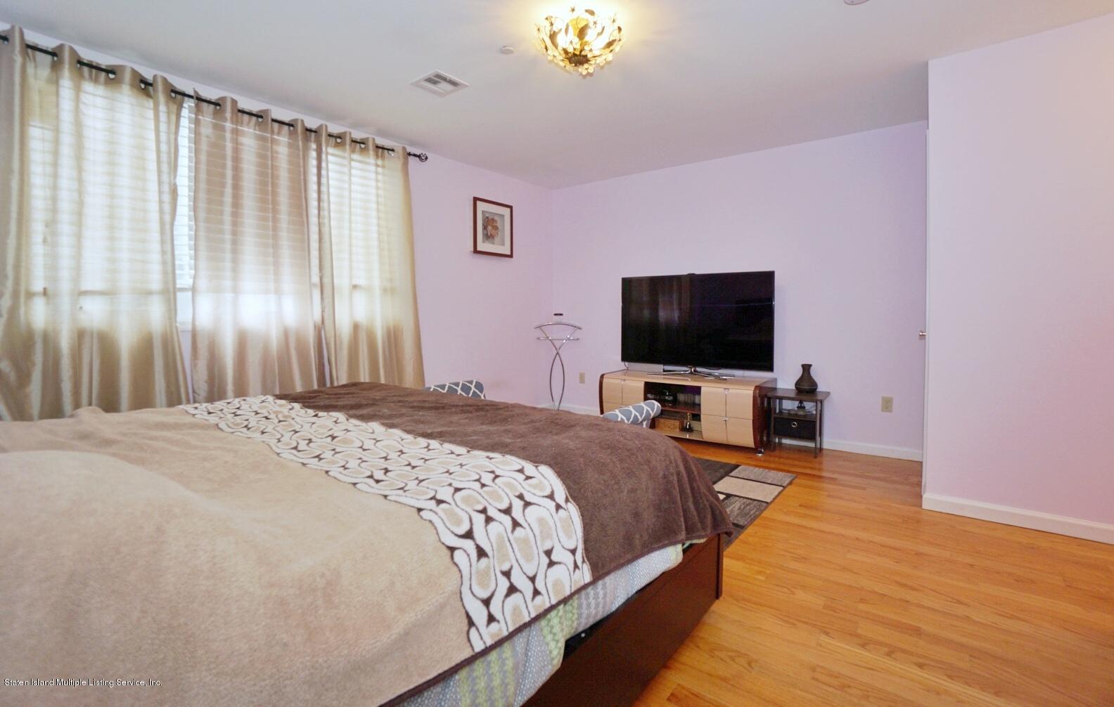 509 Mill Road Staten Island, NY 10306 - Photo 22 of 35 (22) MASTER BEDROOM
