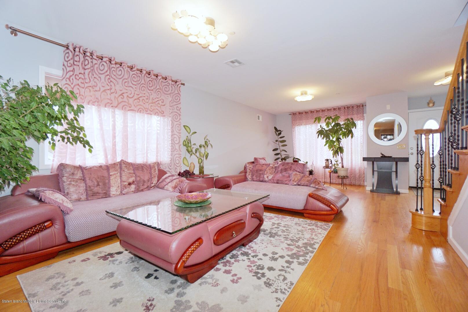 509 Mill Road Staten Island, NY 10306 - Photo 7 of 35 (7) LIVING ROOM