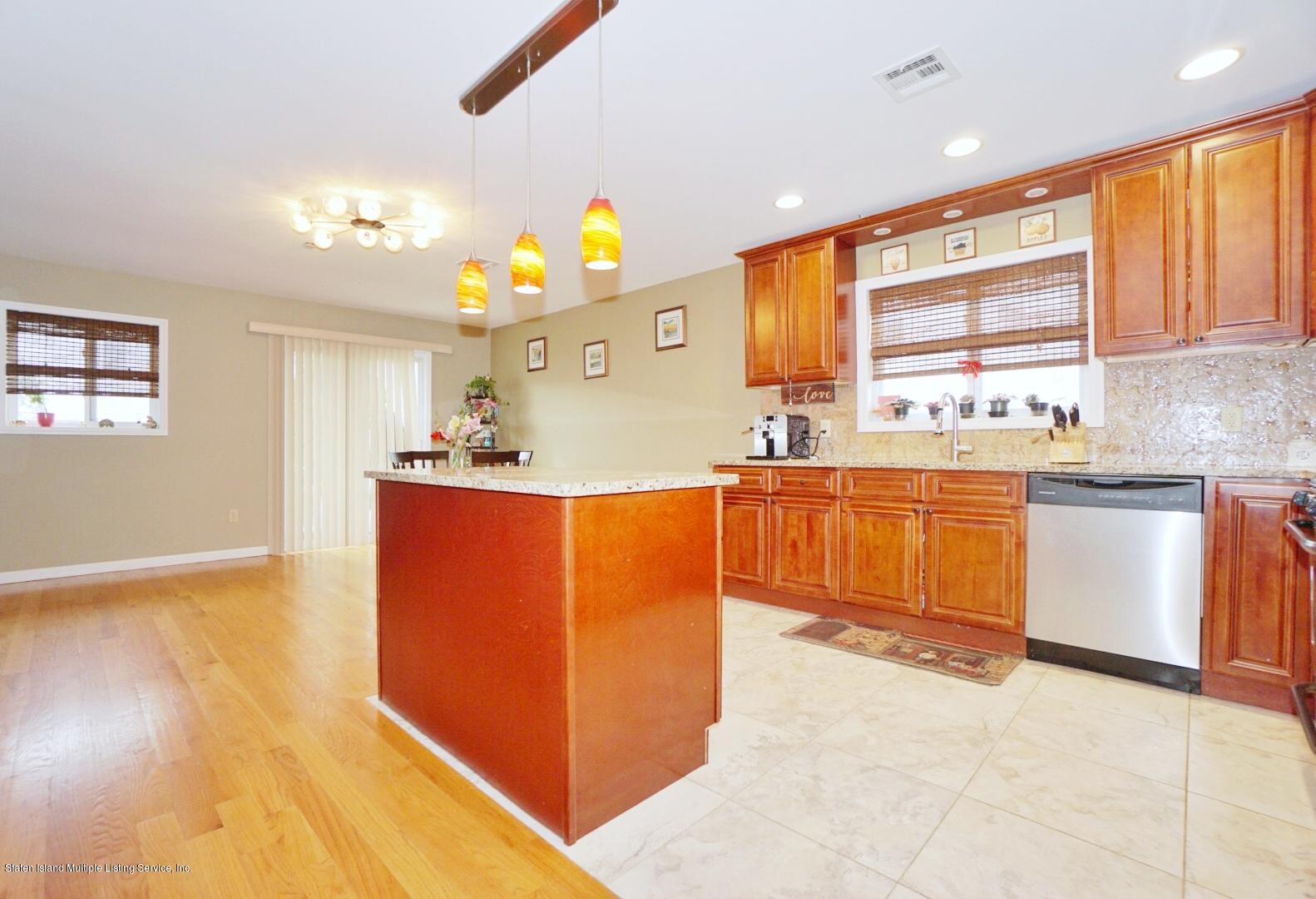 509 Mill Road Staten Island, NY 10306 - Photo 9 of 35 (9) KITCHEN