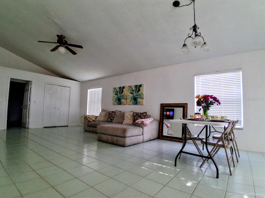 1208 South Taylor Road Seffner, FL 33584 - Photo 31 of 37 Gallery Image 31