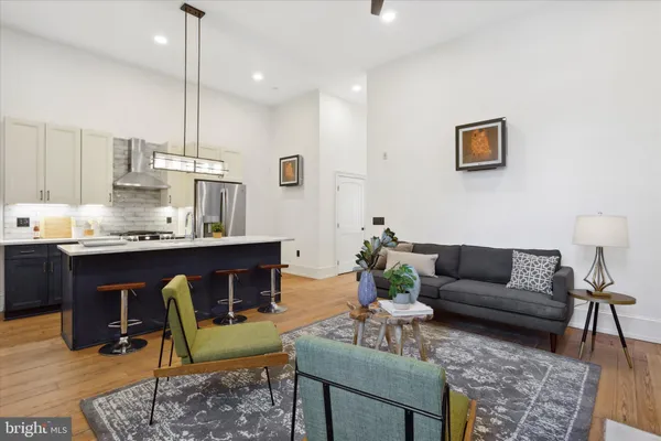 $985,000 | 1716 Spruce Street, Unit 1, Philadelphia, PA 19103