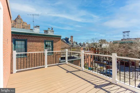$985,000 | 1716 Spruce Street, Unit 1, Philadelphia, PA 19103