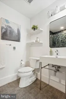 $985,000 | 1716 Spruce Street, Unit 1, Philadelphia, PA 19103