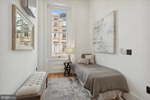 $985,000 | 1716 Spruce Street, Unit 1, Philadelphia, PA 19103