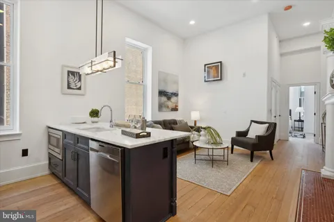 $985,000 | 1716 Spruce Street, Unit 1, Philadelphia, PA 19103