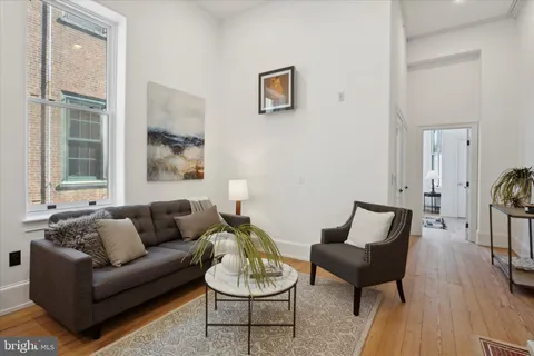 $985,000 | 1716 Spruce Street, Unit 1, Philadelphia, PA 19103