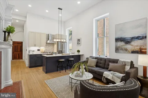 $985,000 | 1716 Spruce Street, Unit 1, Philadelphia, PA 19103