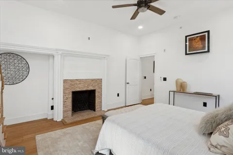 $985,000 | 1716 Spruce Street, Unit 1, Philadelphia, PA 19103