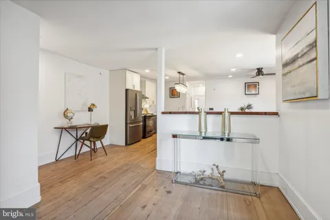 $985,000 | 1716 Spruce Street, Unit 1, Philadelphia, PA 19103