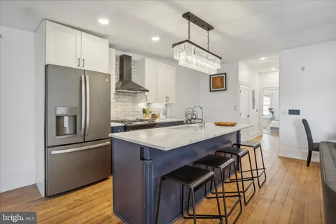 $985,000 | 1716 Spruce Street, Unit 1, Philadelphia, PA 19103