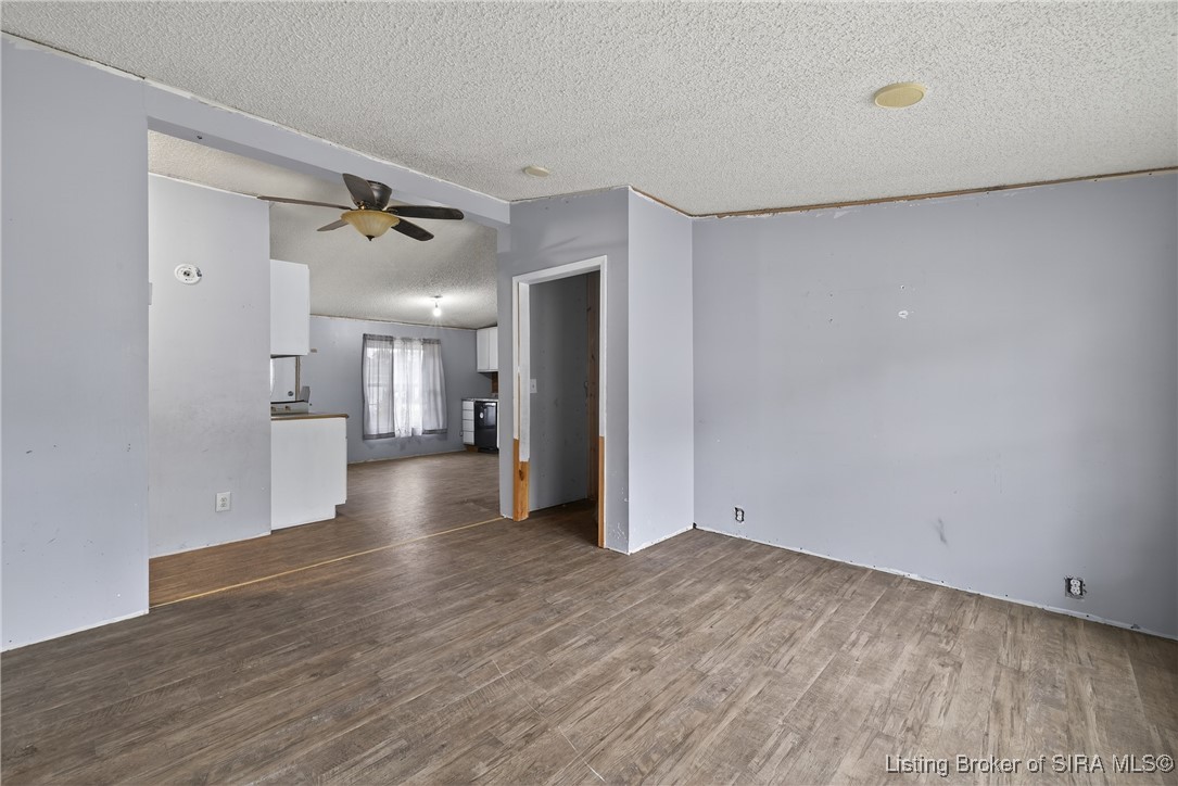 41 Southeast Mccammon Street Sullivan, IN 47882 - Photo 12 of 54