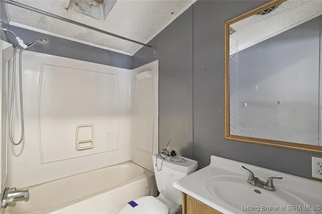 $225,000 | 41 Southeast Mccammon Street, Sullivan, IN 47882