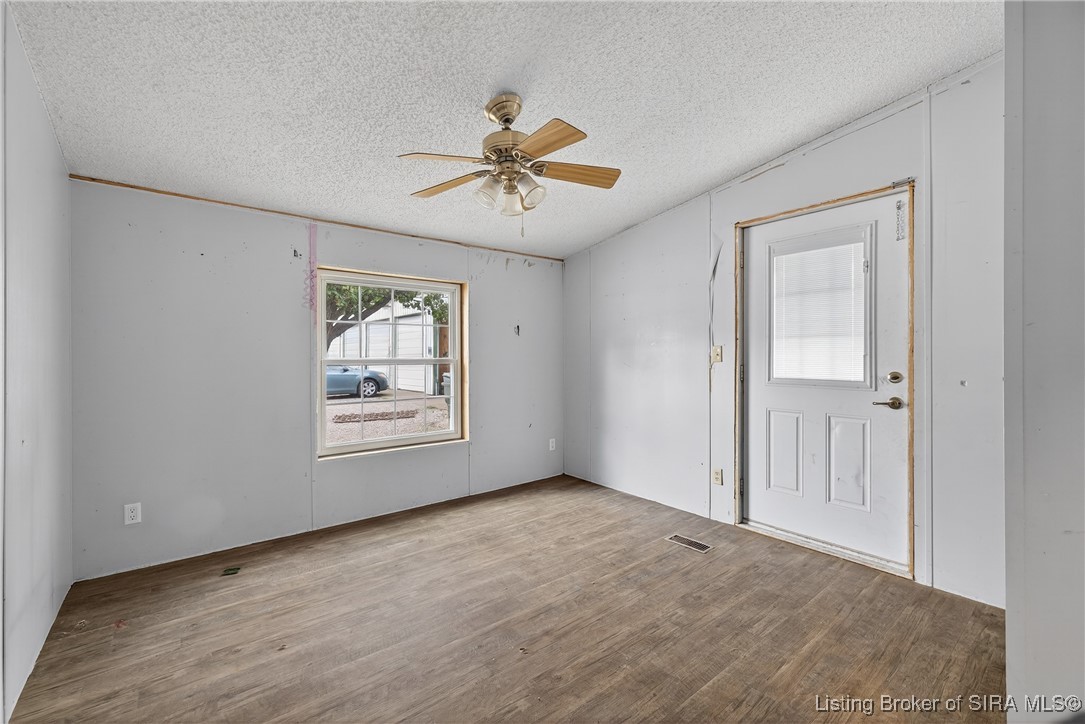 41 Southeast Mccammon Street Sullivan, IN 47882 - Photo 17 of 54