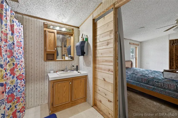 $225,000 | 41 Southeast Mccammon Street, Sullivan, IN 47882