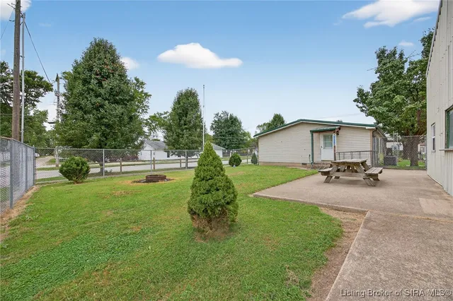 $225,000 | 41 Southeast Mccammon Street, Sullivan, IN 47882