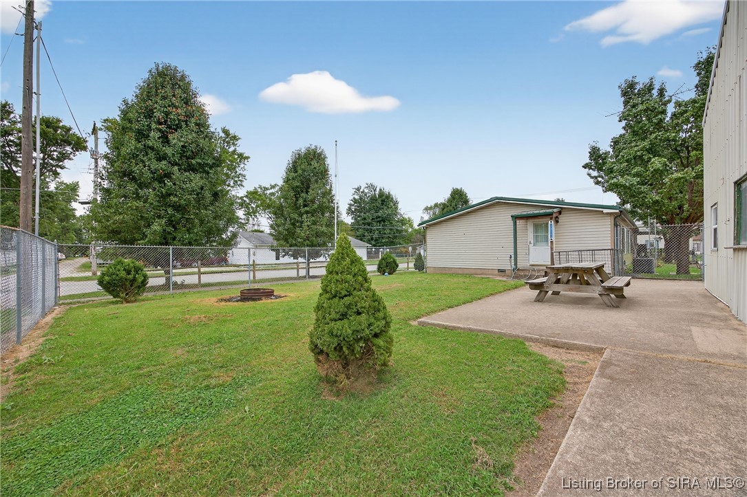 41 Southeast Mccammon Street Sullivan, IN 47882 - Photo 33 of 54