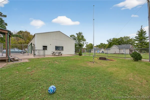 $225,000 | 41 Southeast Mccammon Street, Sullivan, IN 47882